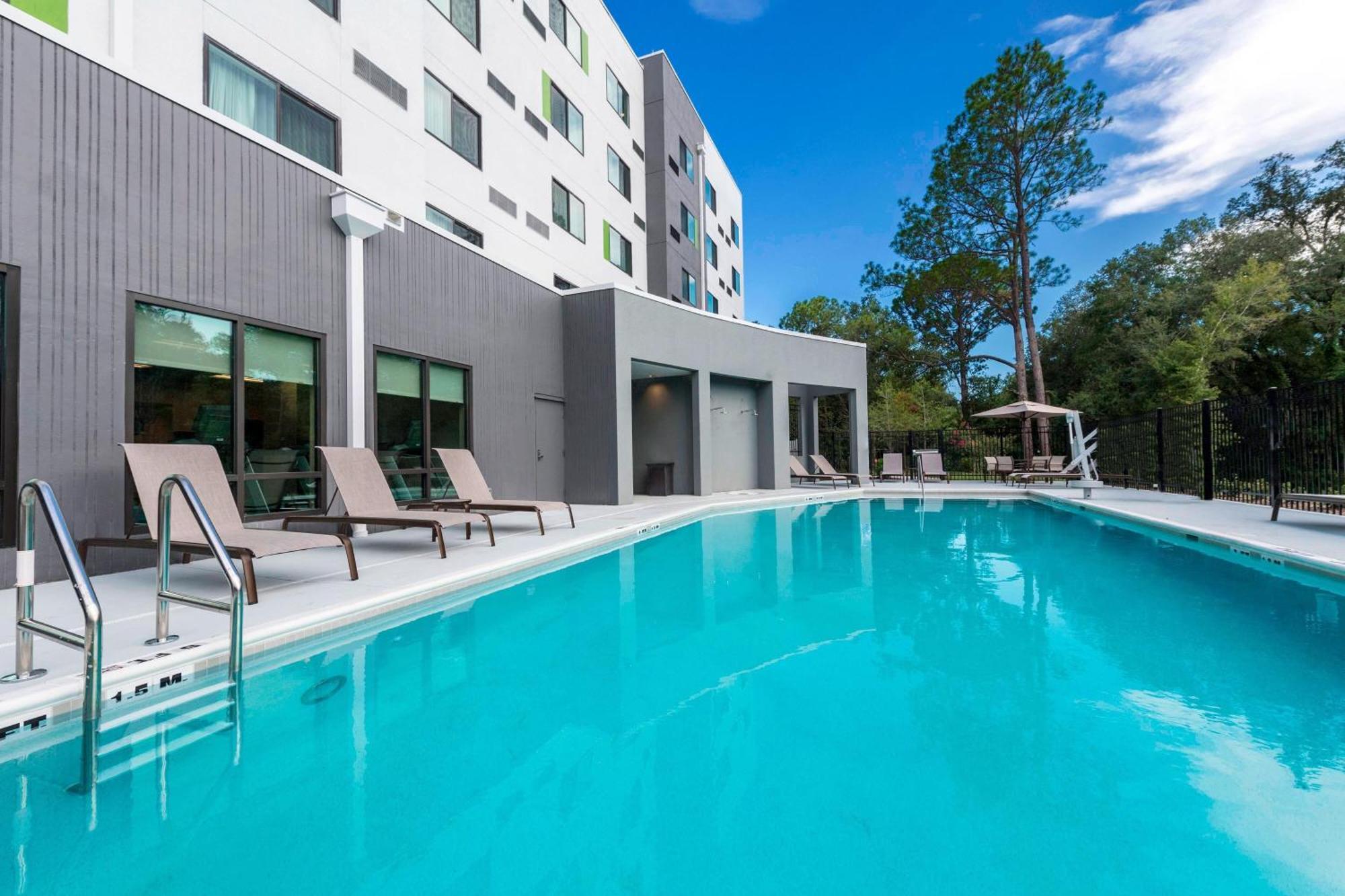 Courtyard By Marriott Tampa Northwest/Veterans Expressway Hotel West Chase Екстериор снимка