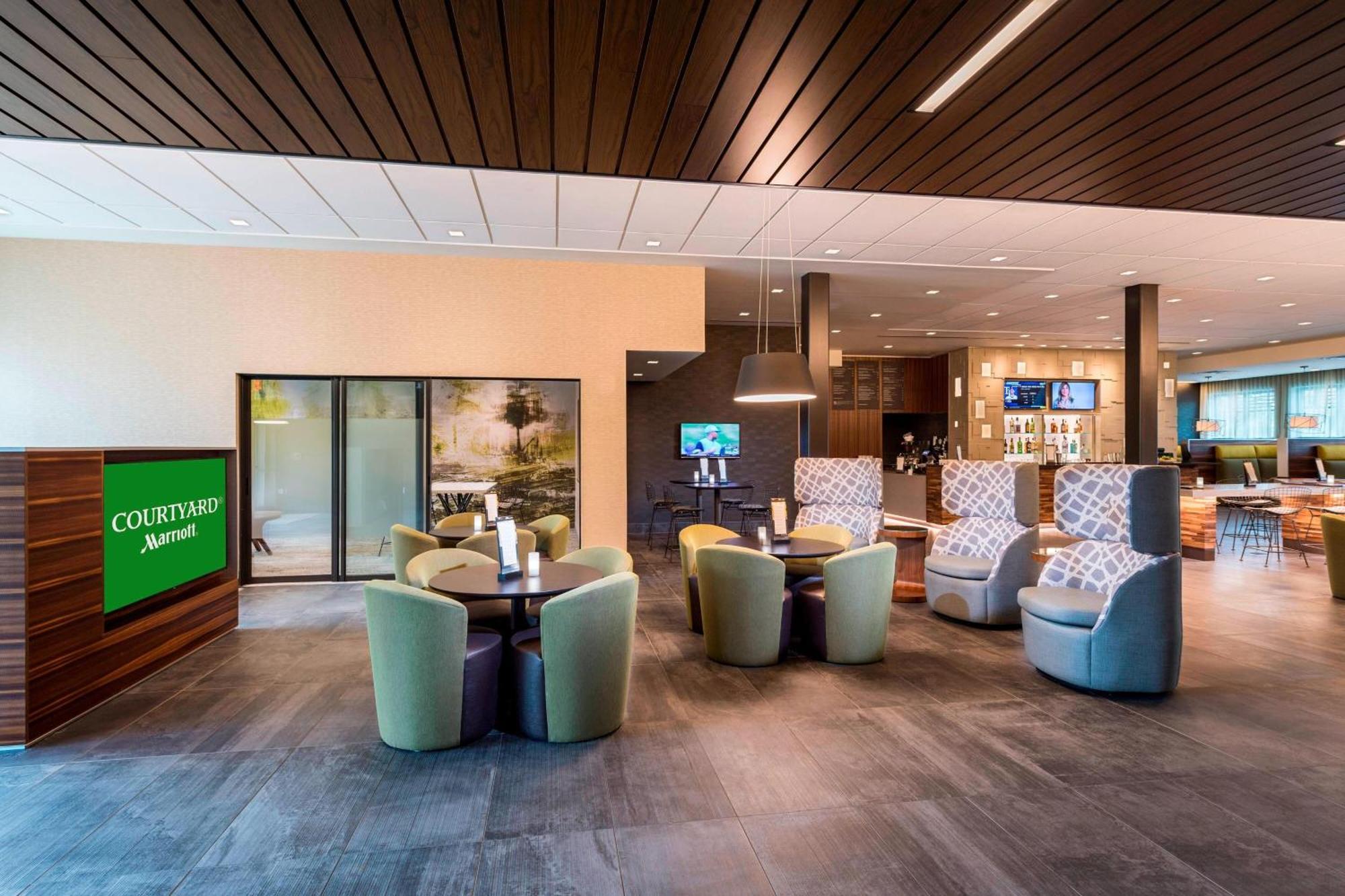 Courtyard By Marriott Tampa Northwest/Veterans Expressway Hotel West Chase Екстериор снимка