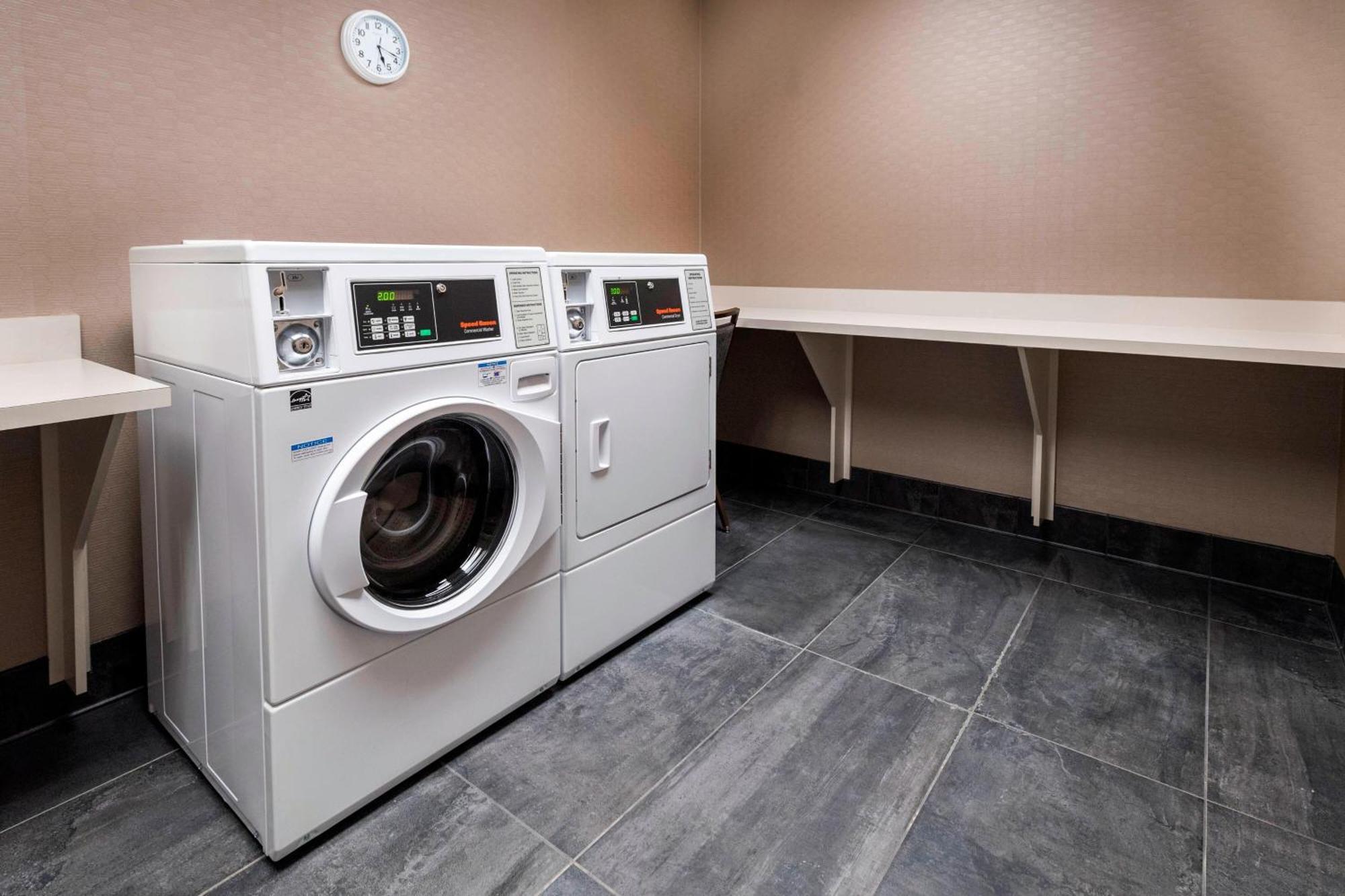Courtyard By Marriott Tampa Northwest/Veterans Expressway Hotel West Chase Екстериор снимка
